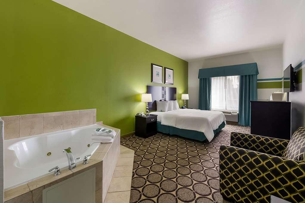 Best Western Douglas Inn & Suites Room photo