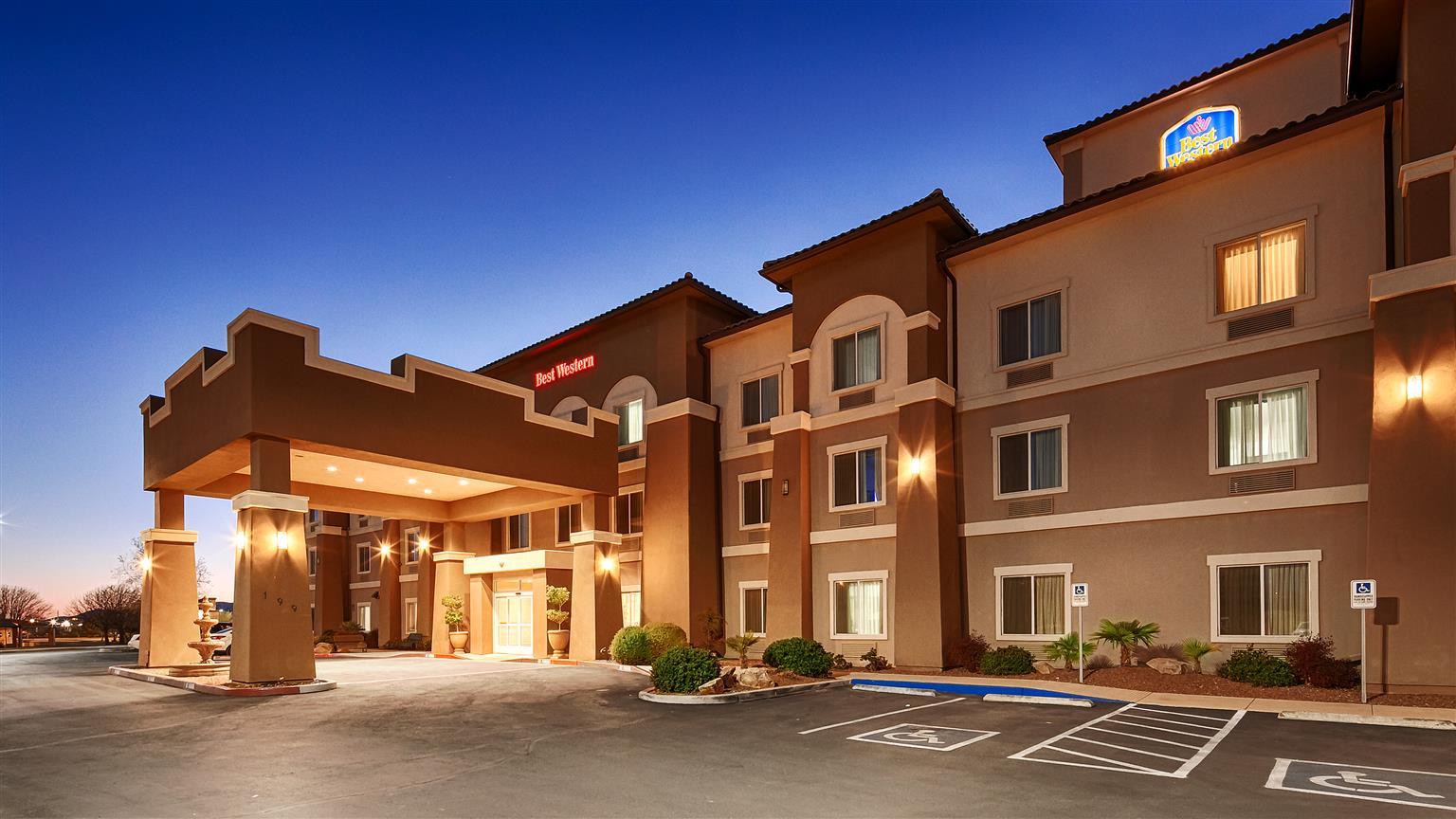 Best Western Douglas Inn & Suites Exterior photo
